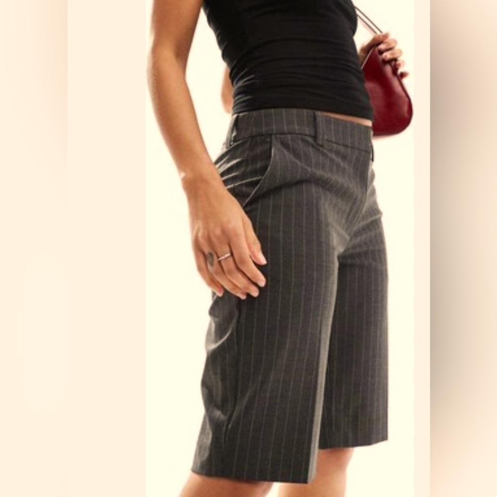 VERTIGO PARIS Low Rise Cuffed Bermuda Shorts 10